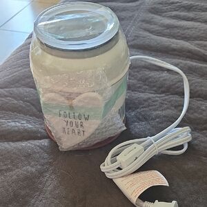 Scentsy Heartfelt " Follow Your Heart" Ceramic Candle Holder